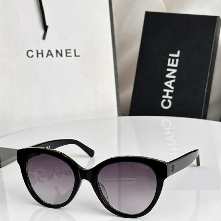 Picture of Chanel Sunglasses _SKUfw79480352fw